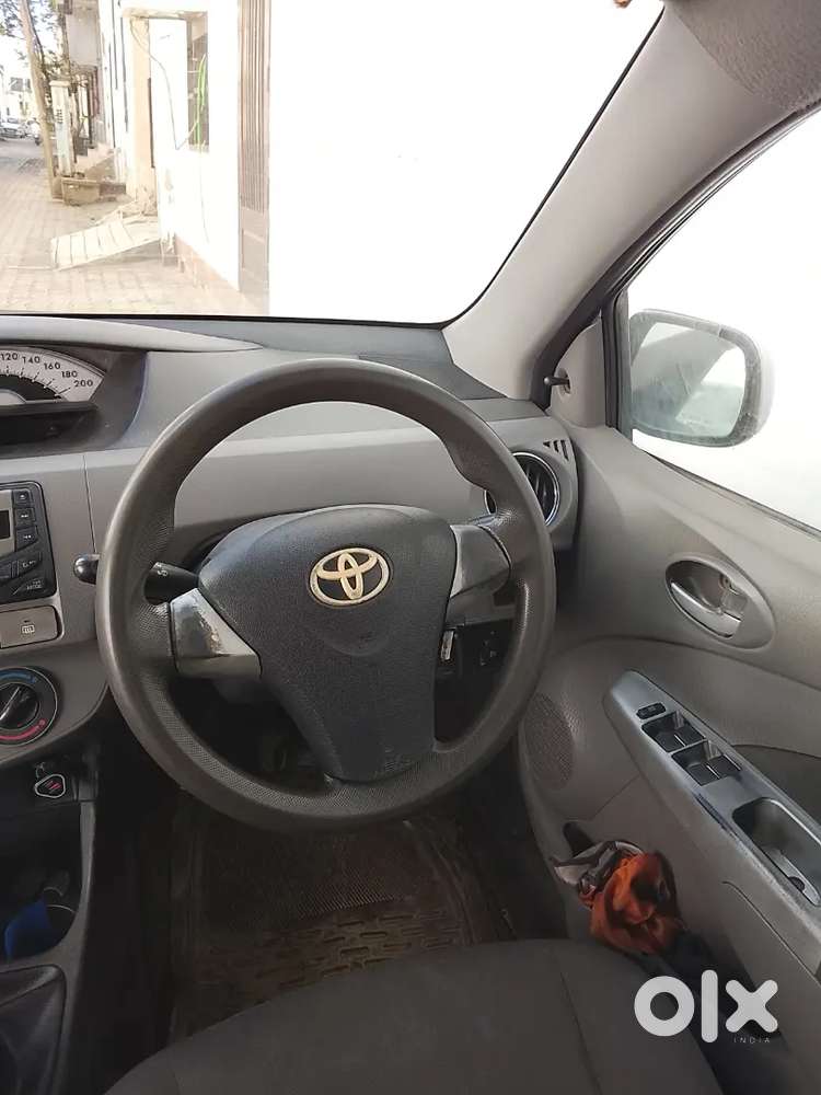 Toyota Etios Liva 2011 Petrol 165000 Km Driven