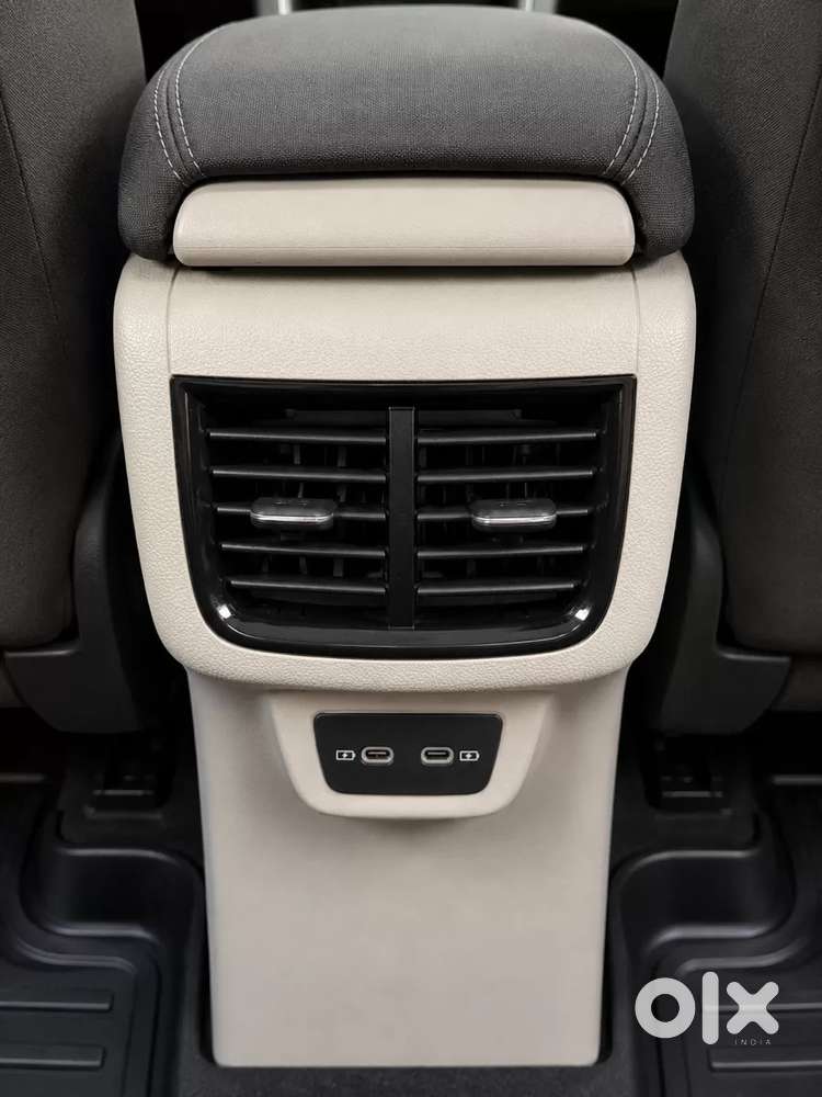 Volkswagen Taigun, 2025, Petrol