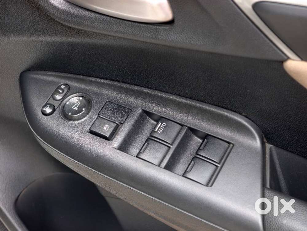 Honda Jazz 1.2 V I Vtec Privilege, 2016, Petrol