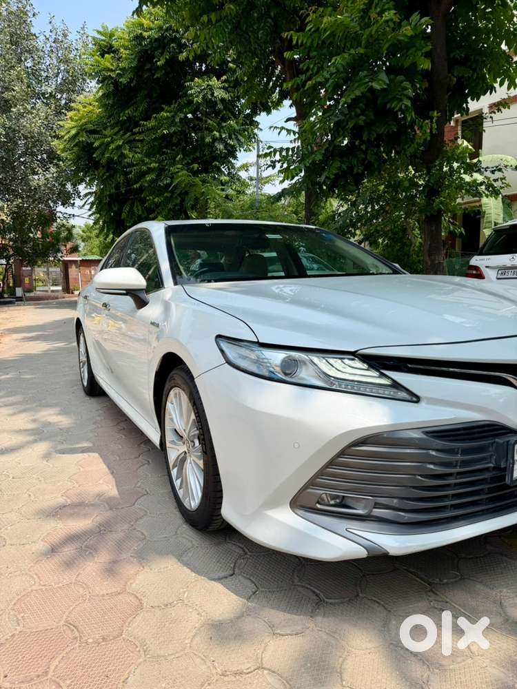 Toyota Camry Hybrid 2020