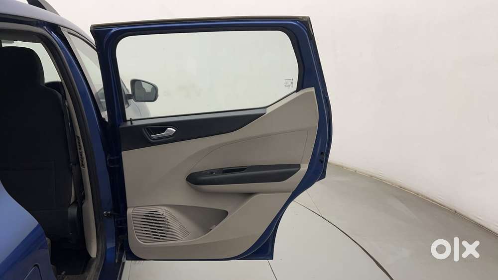 Renault Triber Rxz Easy-r Amt, 2021, Petrol