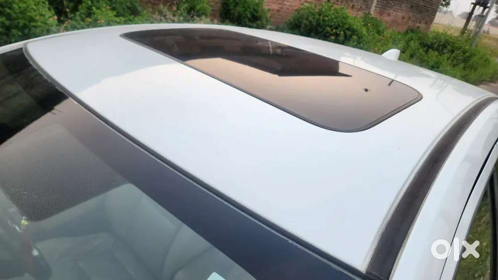 Top Sunroof Model New Car Condition New Tyres Full Insured All New