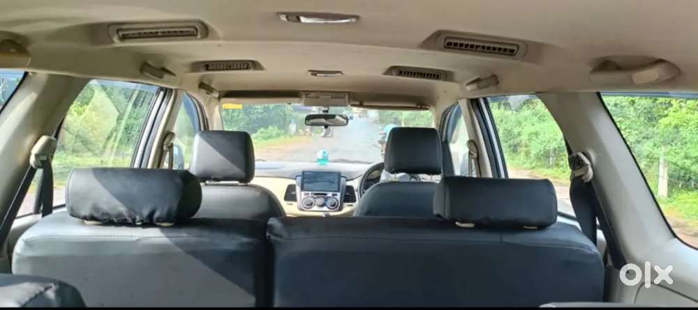 Toyota Innova 2016  Single Owner  Excellent Condition  1.10l Km