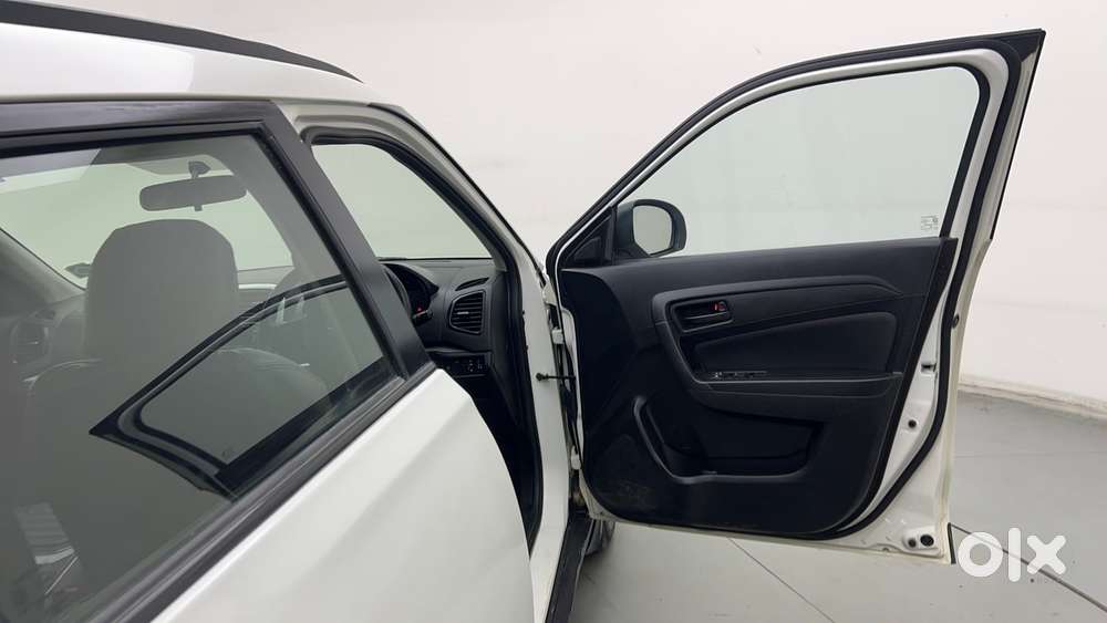 Maruti Suzuki Vitara Brezza 1.5 Vxi At, 2021, Petrol