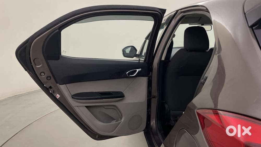 Tata Tiago Xza, 2017, Petrol