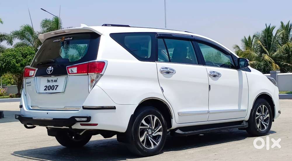 Toyota Innova Crysta [2020-ongoing] 2.4 Gx 8 Str, 2023, Diesel