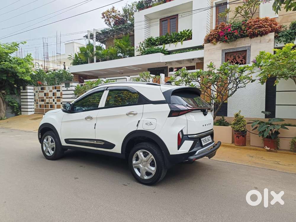 Tata Nexon Smart Plus1.2 Revotron Petrol 5 Mt, 2024, Petrol