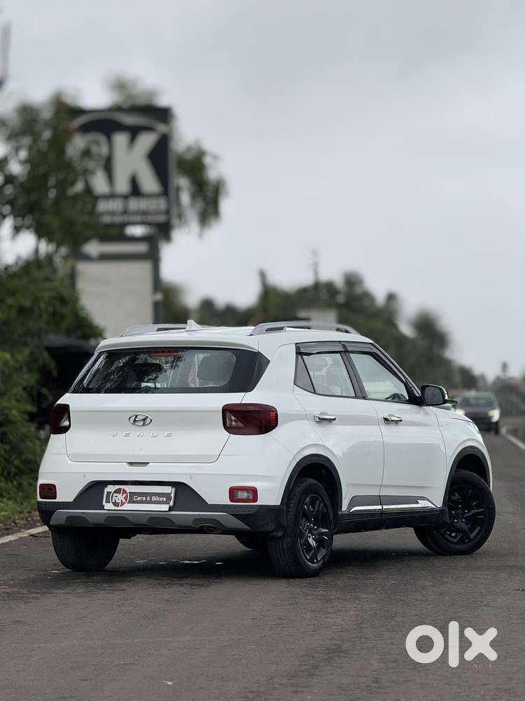 Hyundai Venue, 2021, Petrol