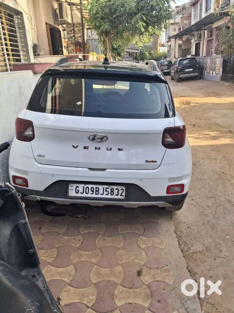 Hyundai Venue 2022 Car Model 1st Owner Fully Automatic