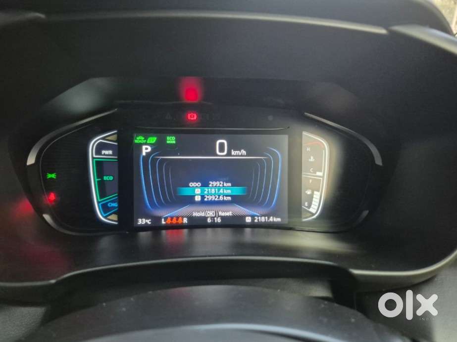 Maruti Suzuki Grand Vitara 1.5 Alpha Plus Intelligent Hybrid Ecvt, 2..