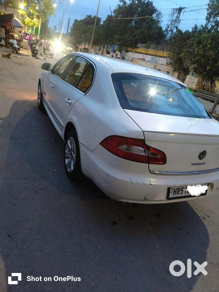 Skoda Superb Petrol 2013