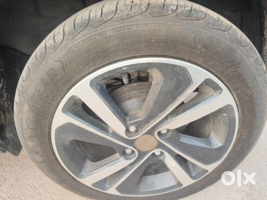 Tata Altroz Xz Plus (o) (s) Icng, 2023, Petrol