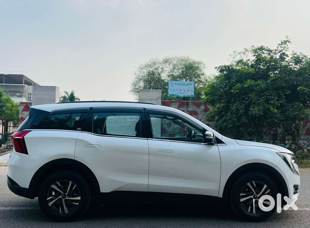 Mahindra Xuv700 2.2 Ax 5 Diesel At 7 Str, 2023, Diesel