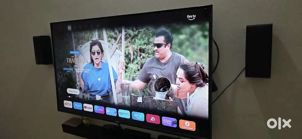 43 Inch Samsung FHD TV with Chromecast Ultra with box. NON Smart TV