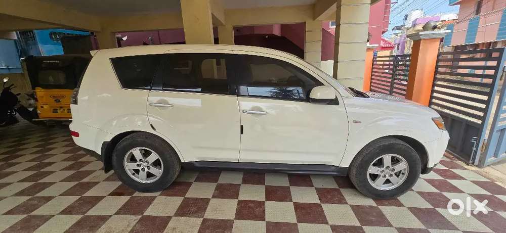 Mitsubishi Outlander 2009 Petrol 102572 Km Driven