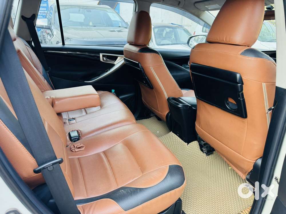 Toyota Innova Crysta 2.4 V 8 Str, 2016, Diesel