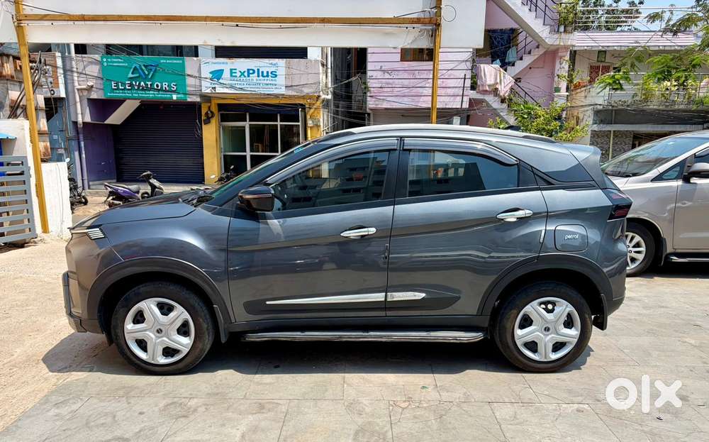 Tata Nexon Pure 1.2 Revotron Petrol 6 Mt, 2024, Petrol