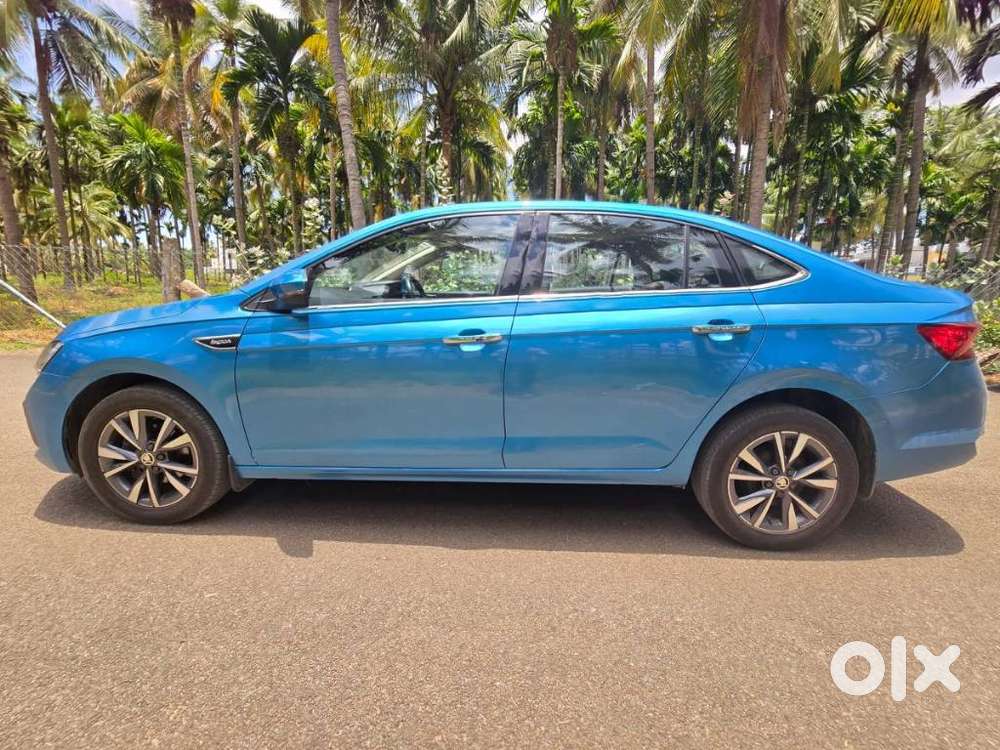 Skoda Slavia 1.0 Tsi Style, 2022, Petrol