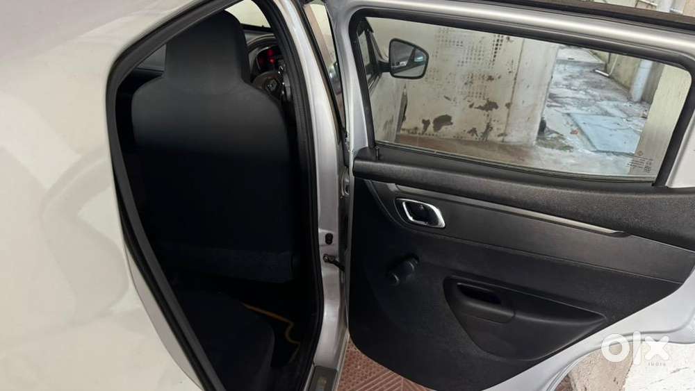 Less Used Kwid Automatic