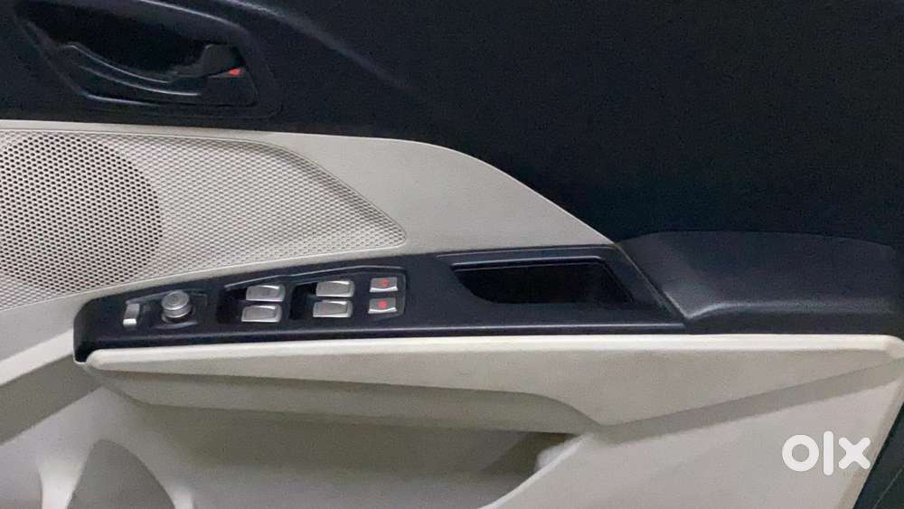 Mahindra Xuv300 W6 Amt Diesel, 2022, Diesel