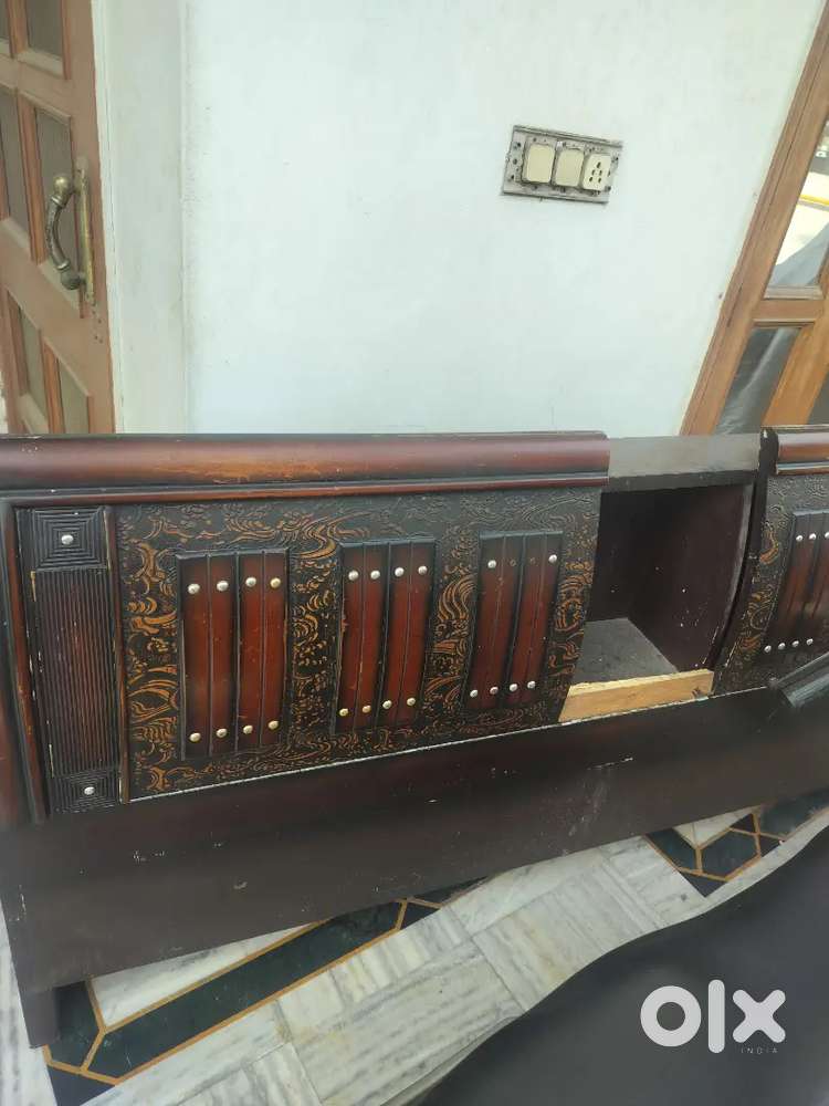 Bed back and front