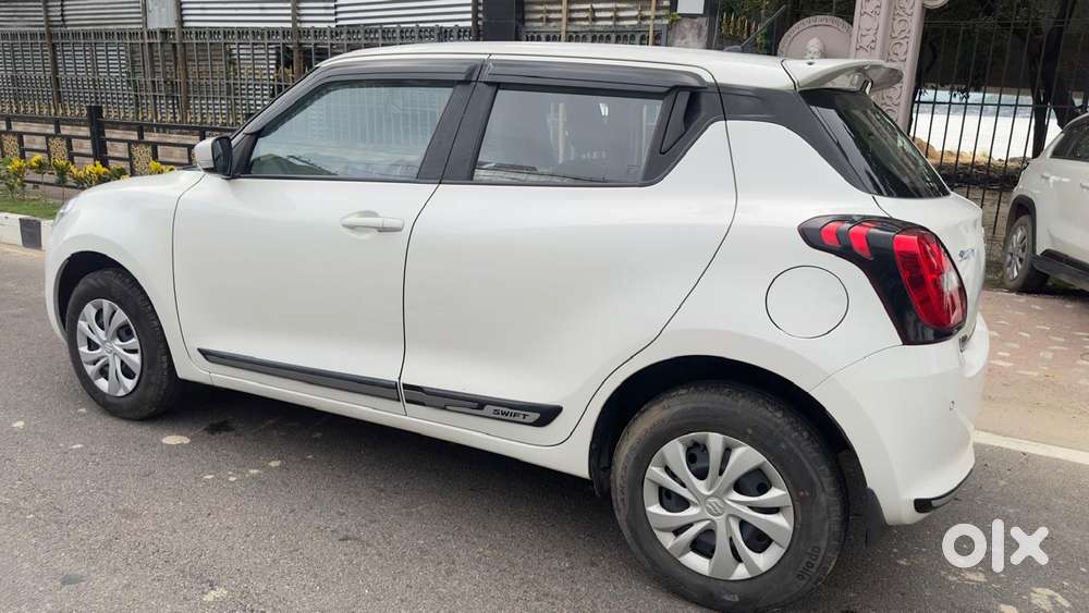 Maruti Suzuki Swift Vxi + Manual, 2021, Petrol
