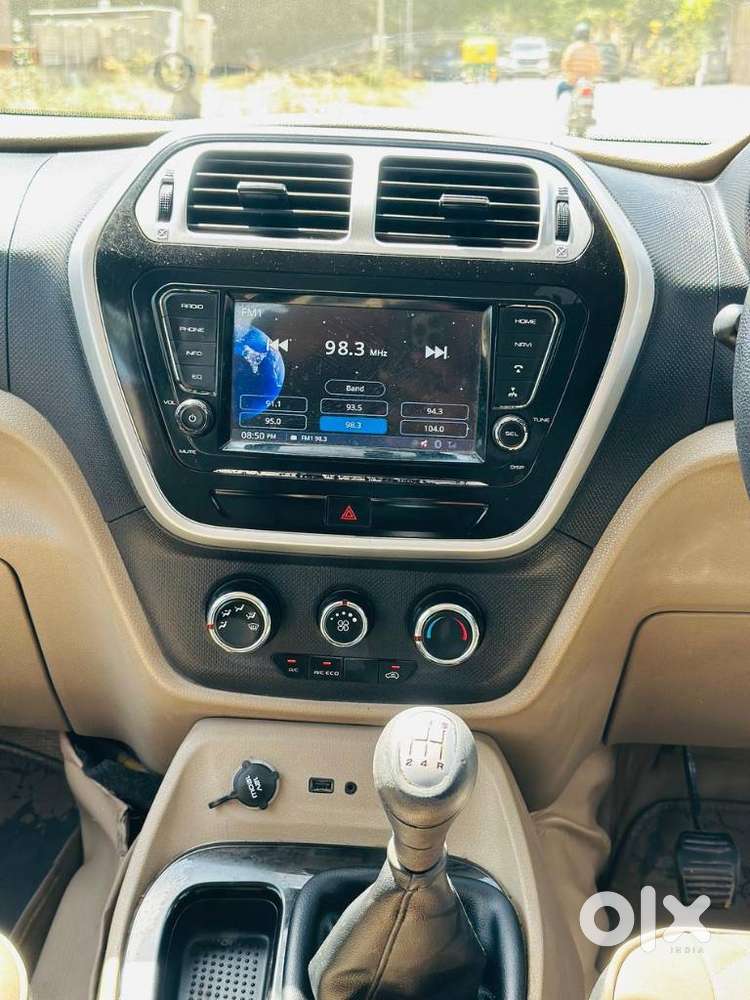Mahindra Tuv 300 T10, 2018, Diesel