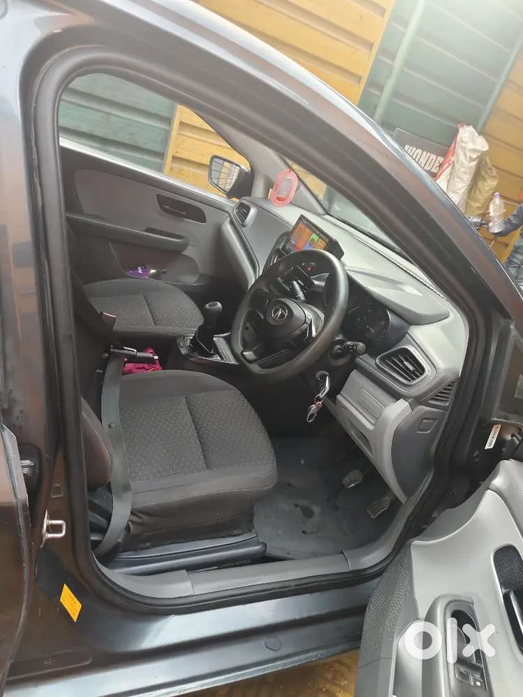 Tata Altroz 1.2 Xe 2020 Petrol Manual