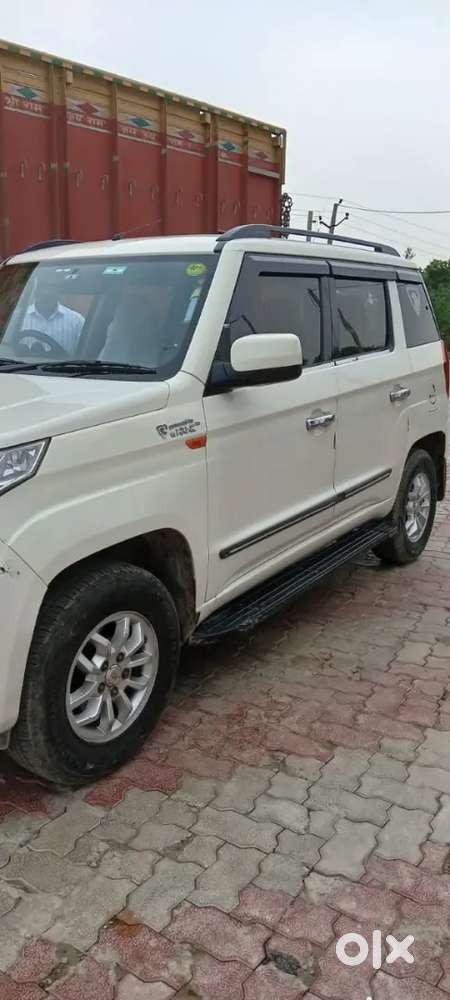 Mahindra Tuv 300 2017 Diesel 65000 Km Driven