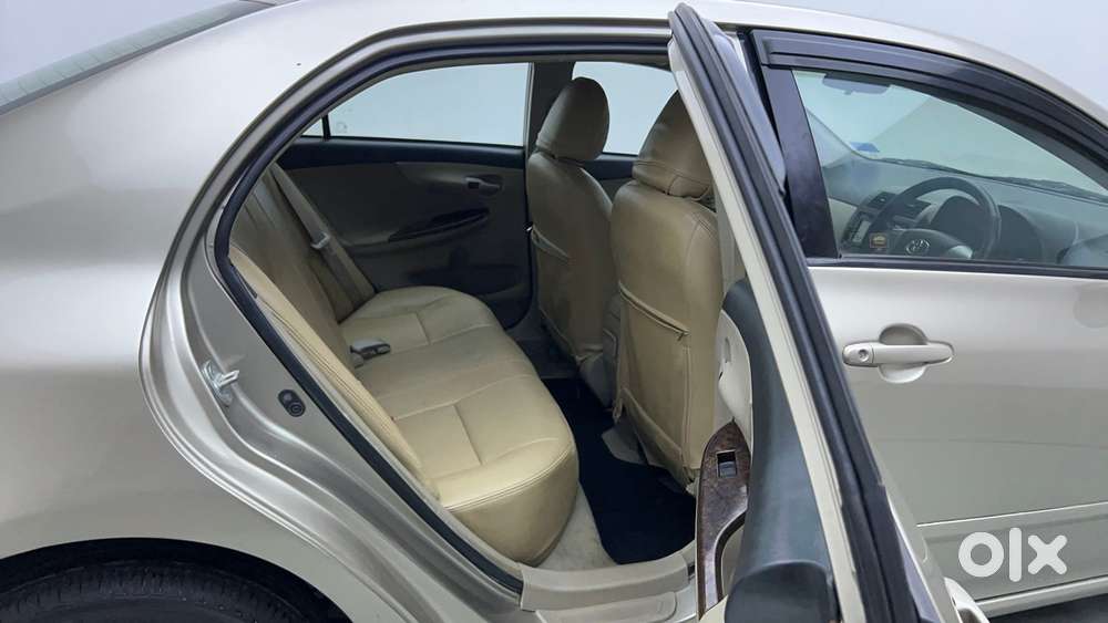 Toyota Corolla Altis 1.8 J, 2013, Petrol