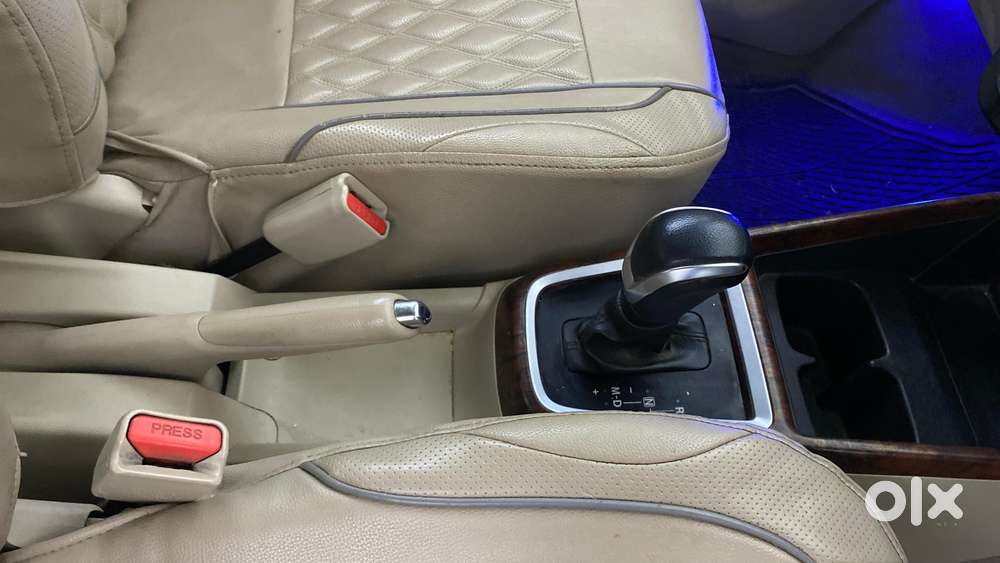 Maruti Suzuki Swift Dzire Amt Vxi, 2018, Petrol