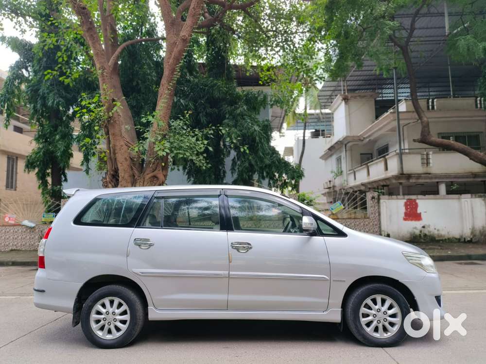 Toyota Innova 2.5 Vx (diesel) 8 Seater Bs Iv, 2013, Diesel