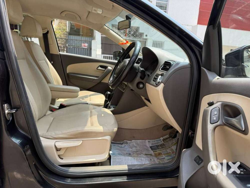 Volkswagen Vento Celeste 1.6 Highline, 2015, Petrol