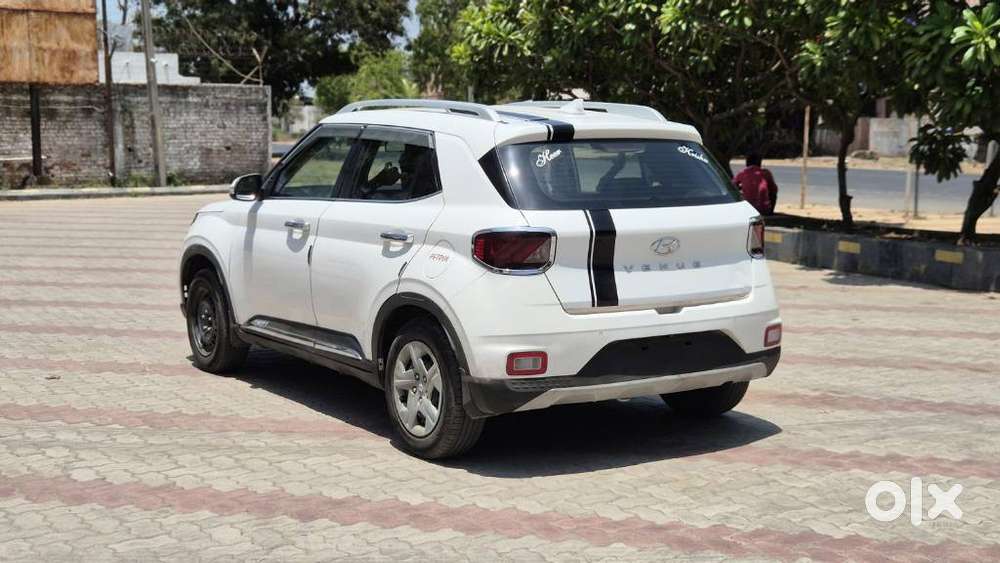 Hyundai Venue S Plus Mt 1.2 Kappa, 2021, Cng & Hybrids