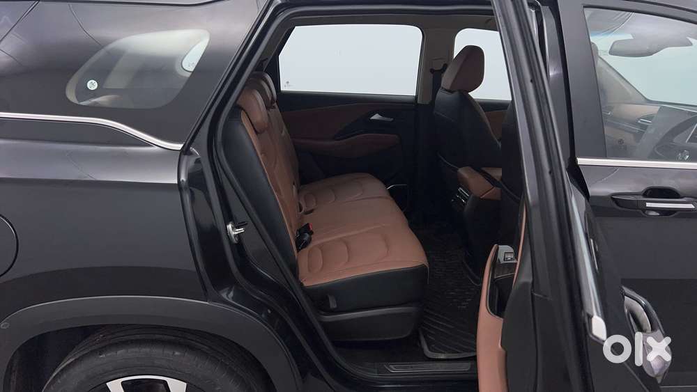 Mg Hector Plus Savvy Pro 1.5 Turbo Petrol Cvt 7 Str, 2023, Petrol