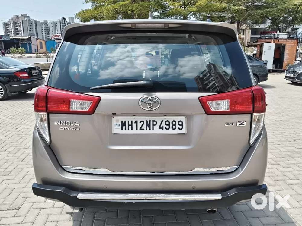 Toyota Innova Crysta 2.8 Zx At 7 Seater, 2016, Diesel