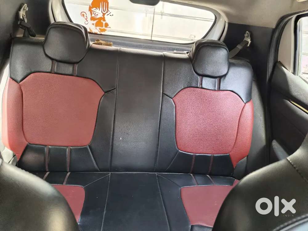 Kwid Car (white)