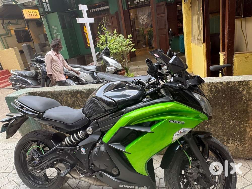Kawasaki 650 - Motorcycles in Bandra West, Mumbai - 1835369544