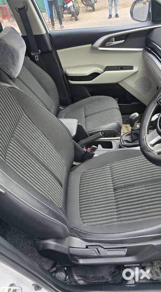 Kia Carens 1.5 Prestige 7 Str, 2023, Petrol