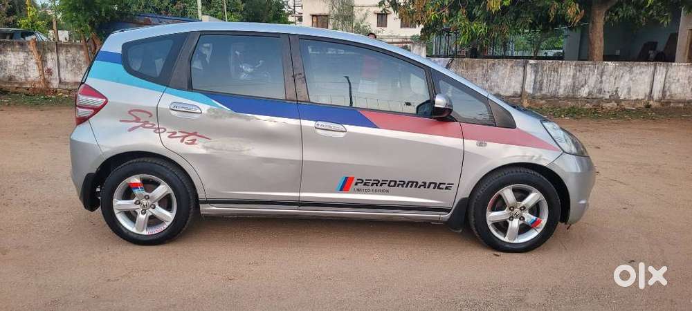 Honda Jazz V Mt Privilege, 2010, Petrol