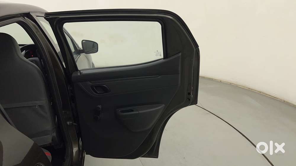 Renault Kwid 2019-ongoing 1.0 Rxt Amt (o), 2016, Petrol