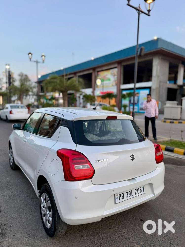 Maruti Suzuki Swift Vxi Optional, 2023, Petrol