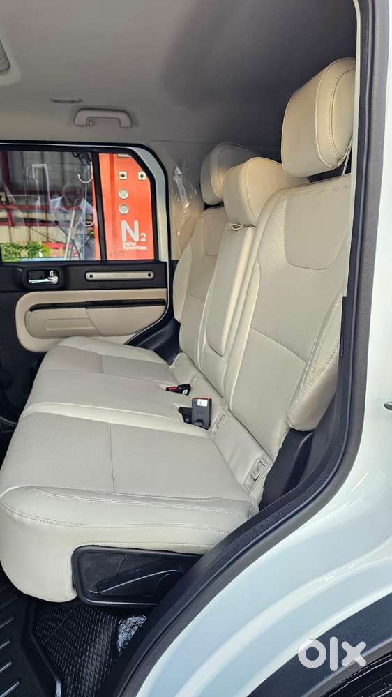 Mahindra Thar Roxx Ax7 L Diesel Mt 2wd, 2026, Diesel