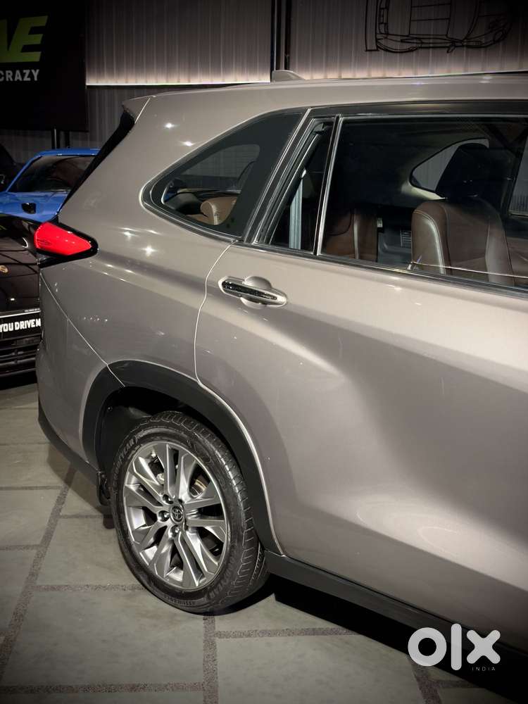 Toyota Innova Hycross 2.0 Zx (o) Hybrid 7 Str, 2023, Petrol