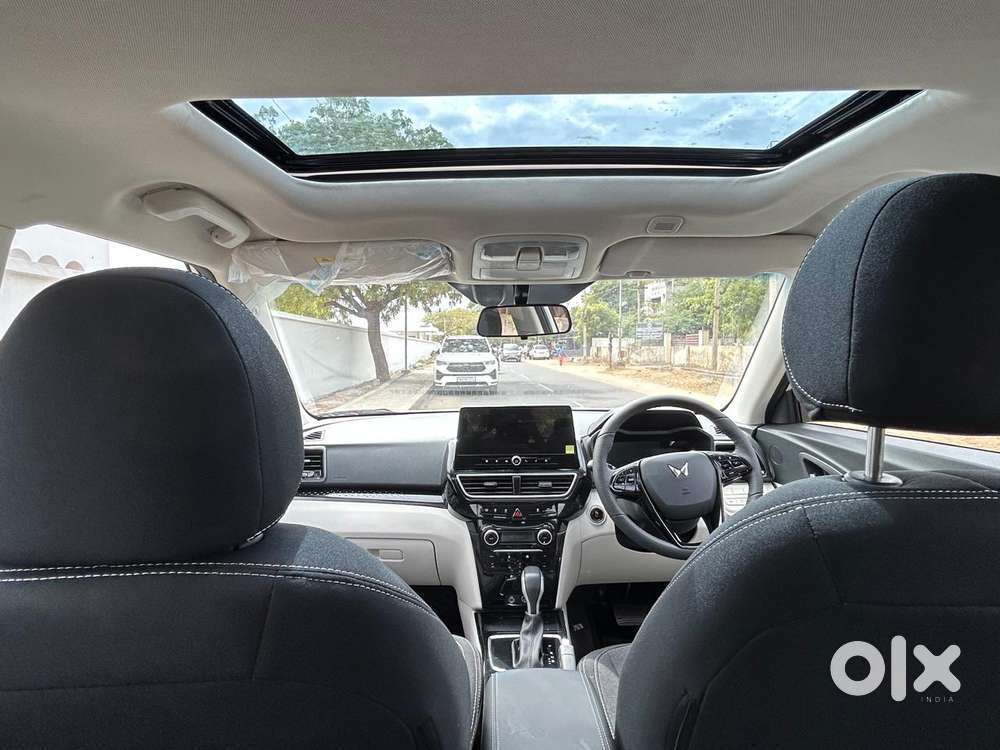 Mahindra Xuv 3xo Ax5 Pm At, 2026, Petrol