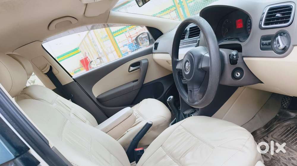 Volkswagen Vento 2010-2013 Petrol Highline, 2011, Petrol