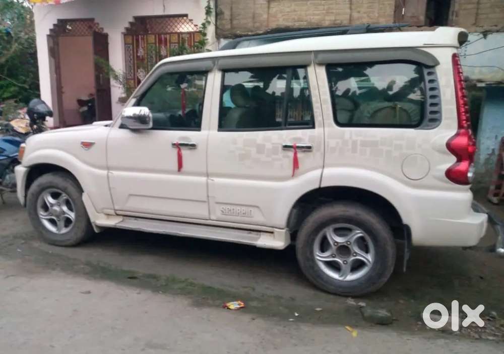 Mahindra Bolero Neo 2013