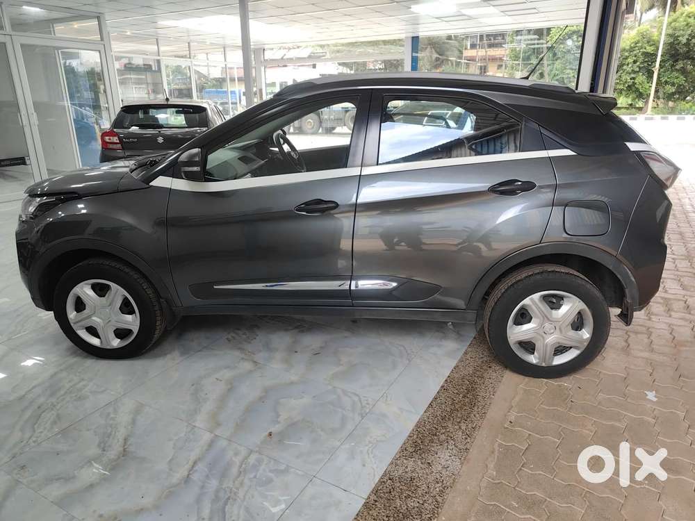 Tata Nexon 1.2 Revotron Xm (s), 2022, Petrol