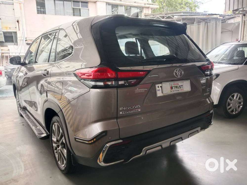 Toyota Innova Hycross, 2024, Petrol
