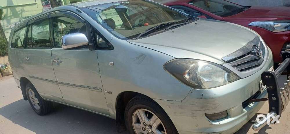 Toyota Innova 2.5 Vx 7 Str Bs-iii, 2005, Diesel